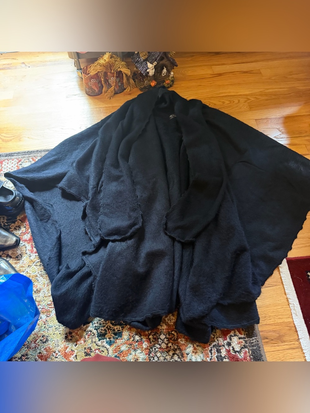 Vintage Al Paca black cape / shawl